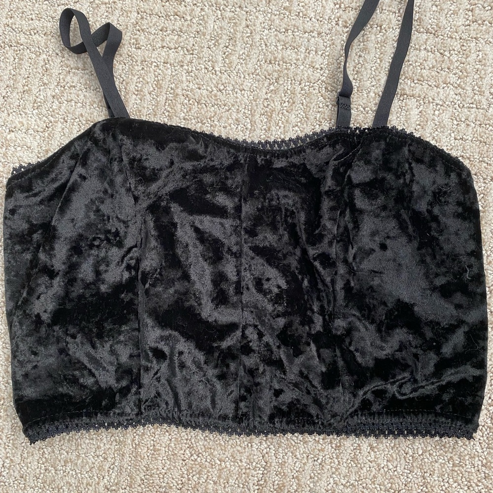Black crop top